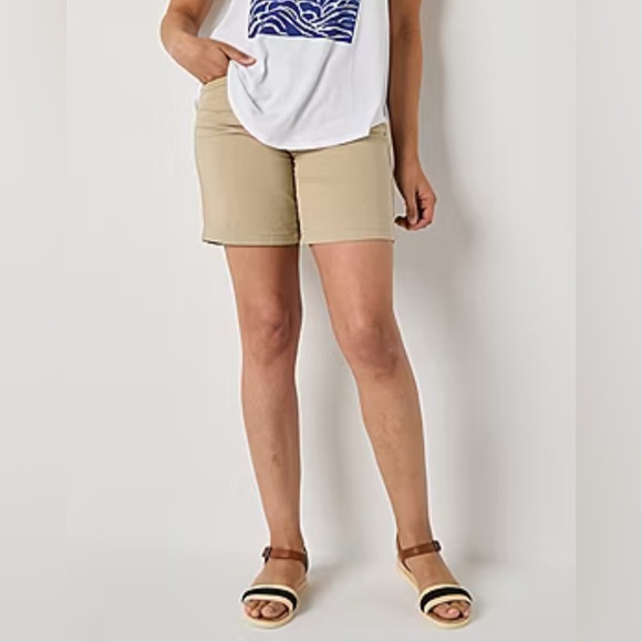 St. John’s Bay | 7” Bermuda Shorts in Beige Size 10P - Picture 5 of 7